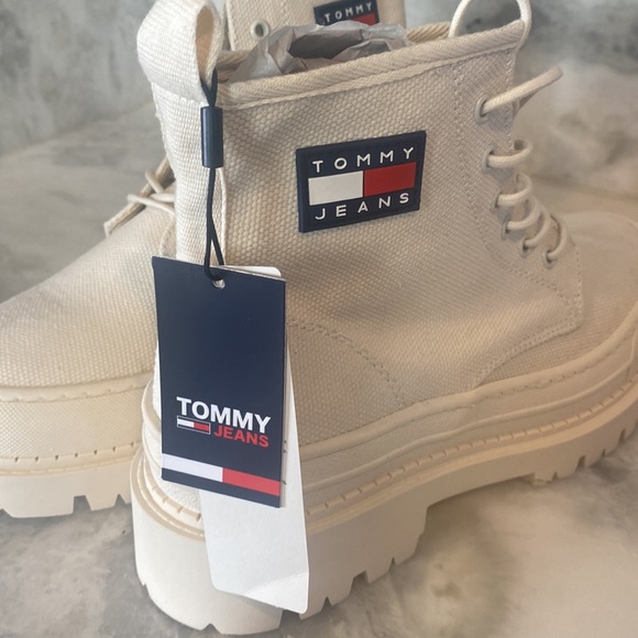 BRAND NEW: white Tommy boots. Bought from England. 100% organic cotton. - Picture 5 of 5